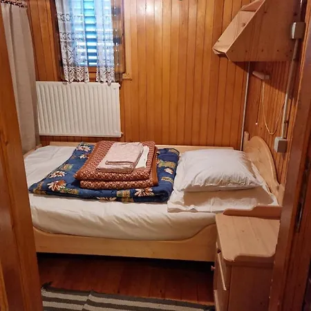 Brvnara Pocitniska Hisa Lipa *